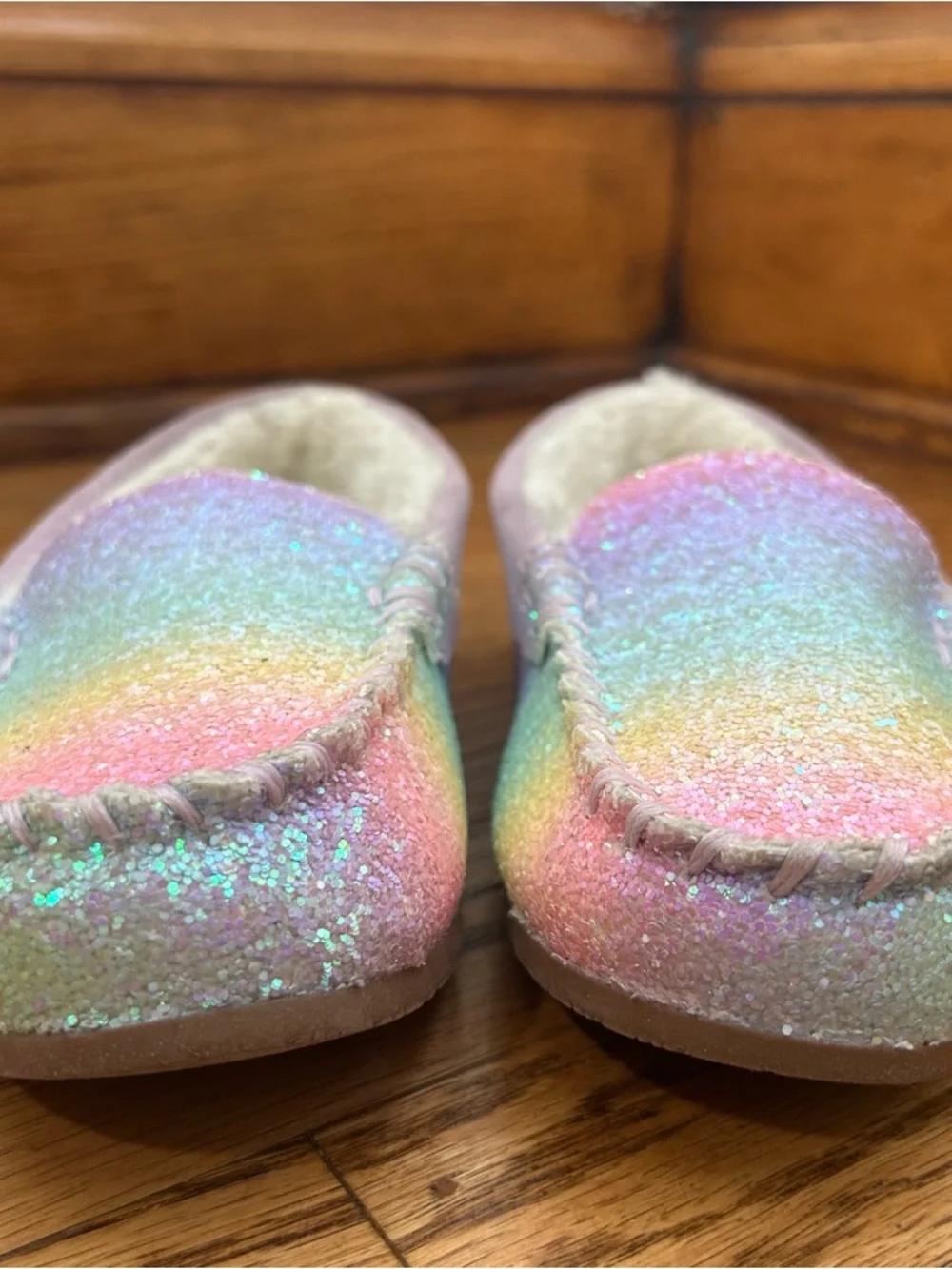LAND’S END Kid’s Fuzzy Lined Rainbow Shimmer Moccasin Slippers Size 13